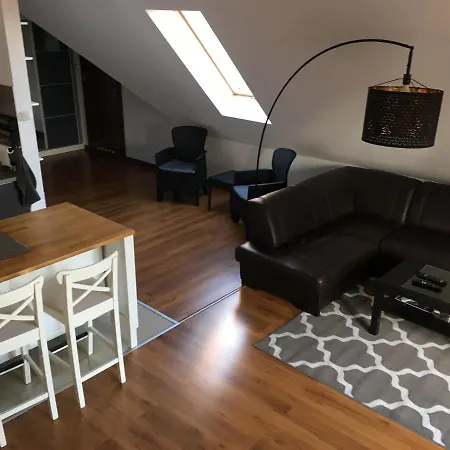 Urocza Przy Wyciagu Arena * 스클라르스카포렘바